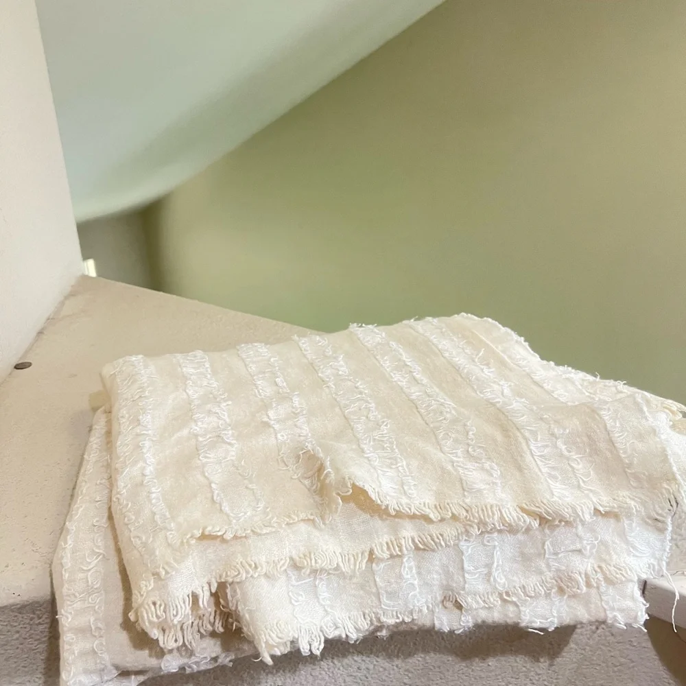 Cecchi & Cecchi cream textured cotton Throw Blanket warm cozy decorations 54x56